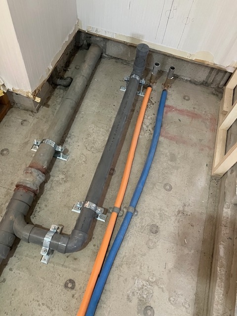 床下配管の施工例