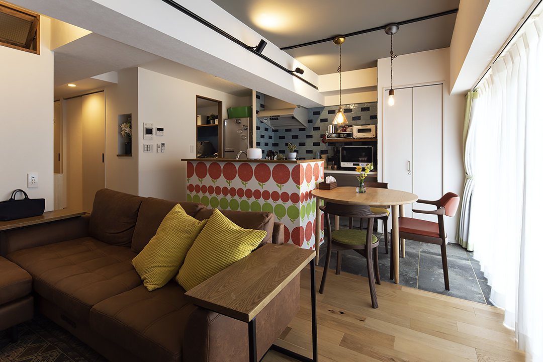 アクセントクロスで彩る!ギャラリー風のおしゃれなII型キッチン_after