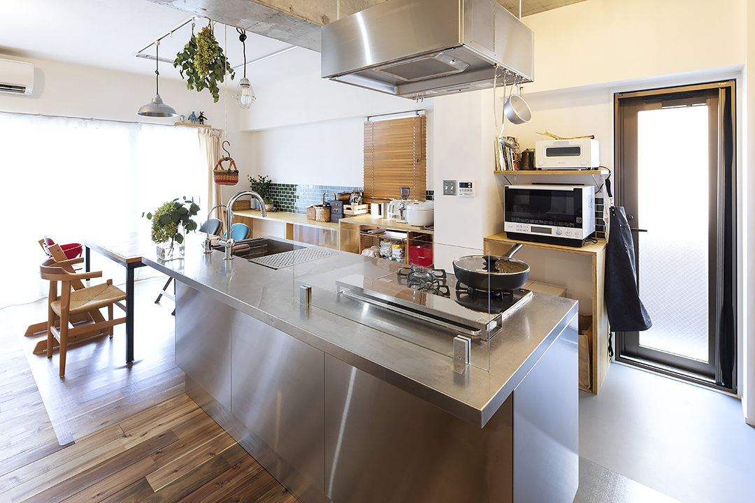 デザインと機能性を両立!家電収納にもこだわったアイランド型キッチン_
after