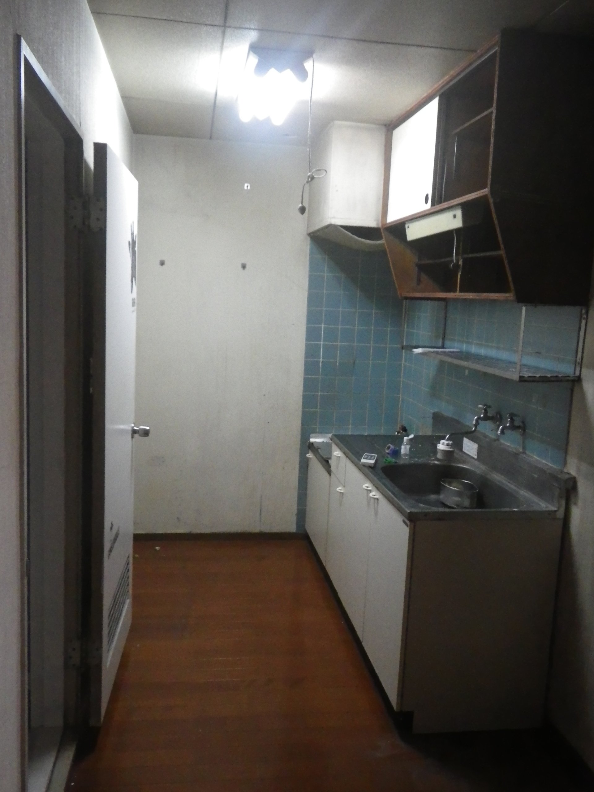 夫婦で使いやすい!高さ調整と回遊性を備えたII型キッチン_before