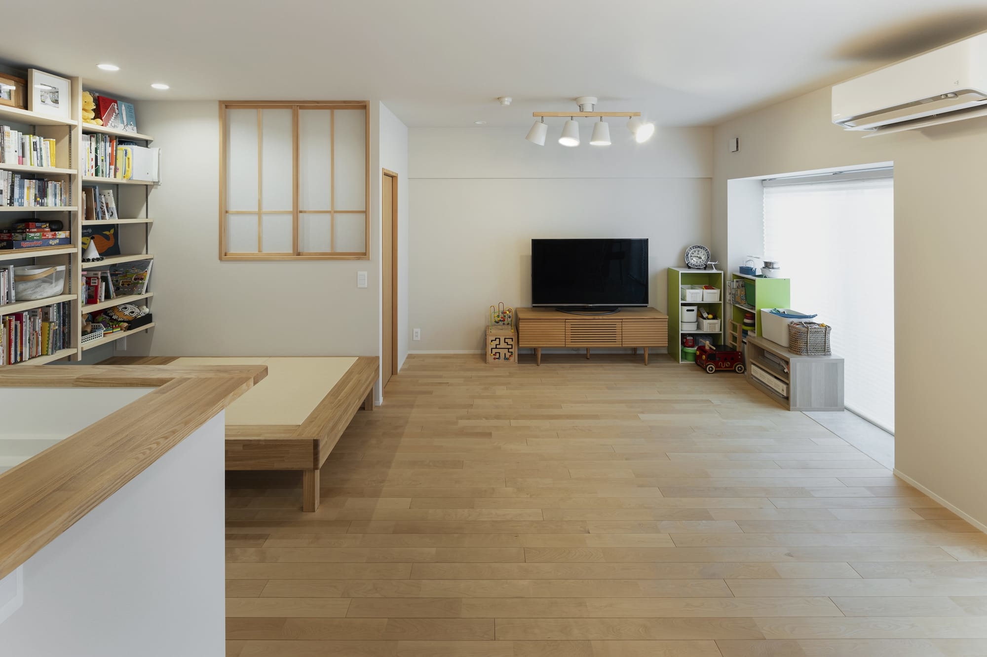 家族の暮らしに合わせた光と風があふれる住まい