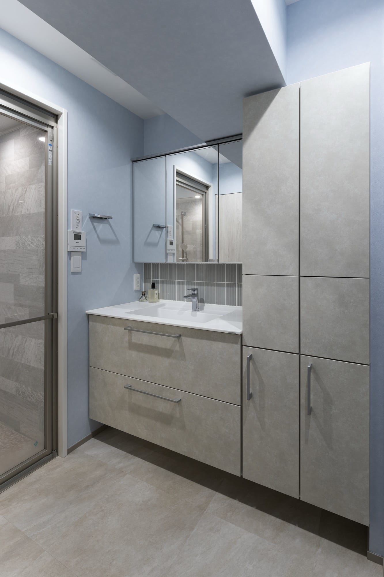 収納と快適性を両立。夫婦が共に心地よく暮らせる住まい