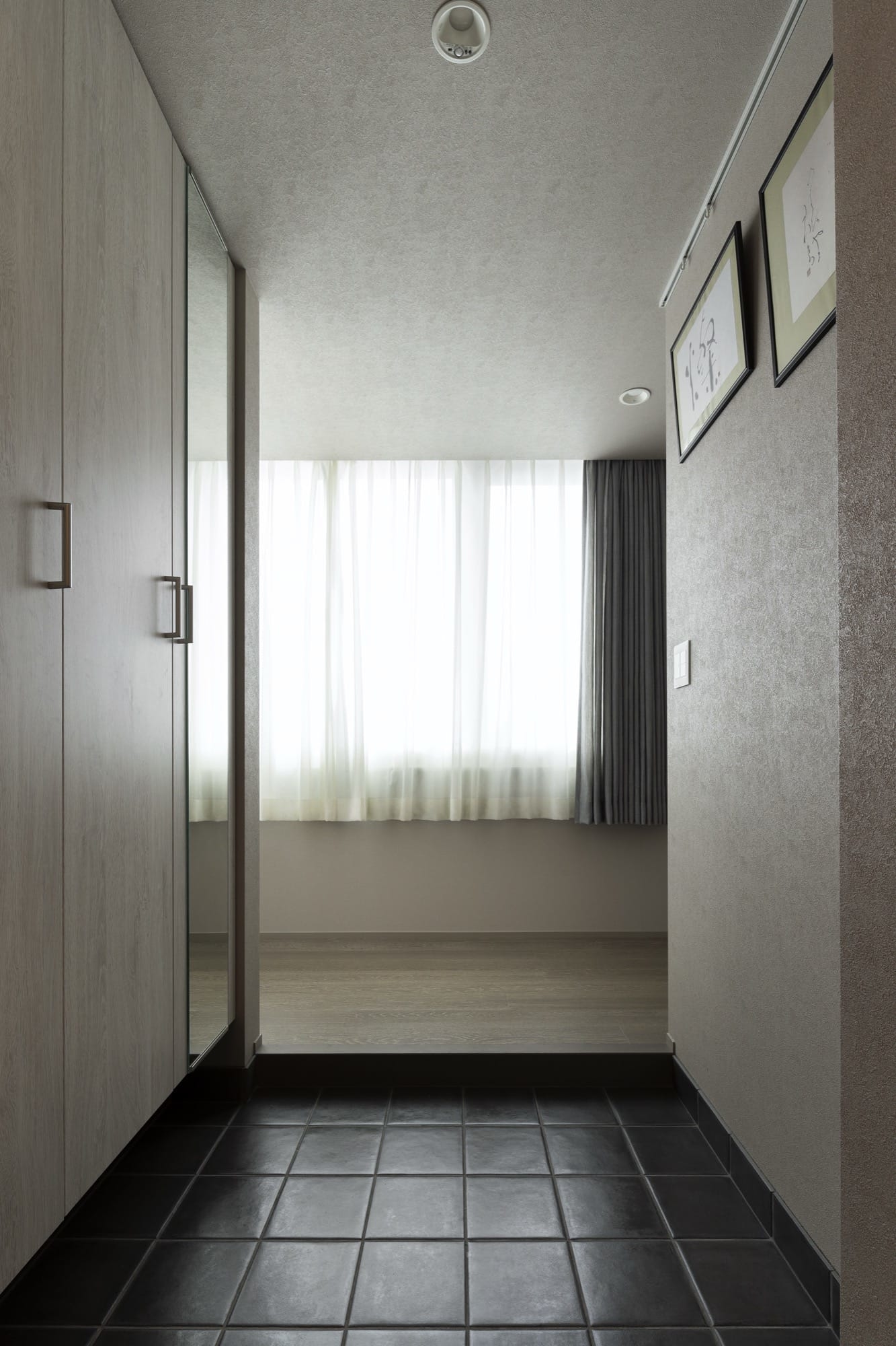 収納と快適性を両立。夫婦が共に心地よく暮らせる住まい