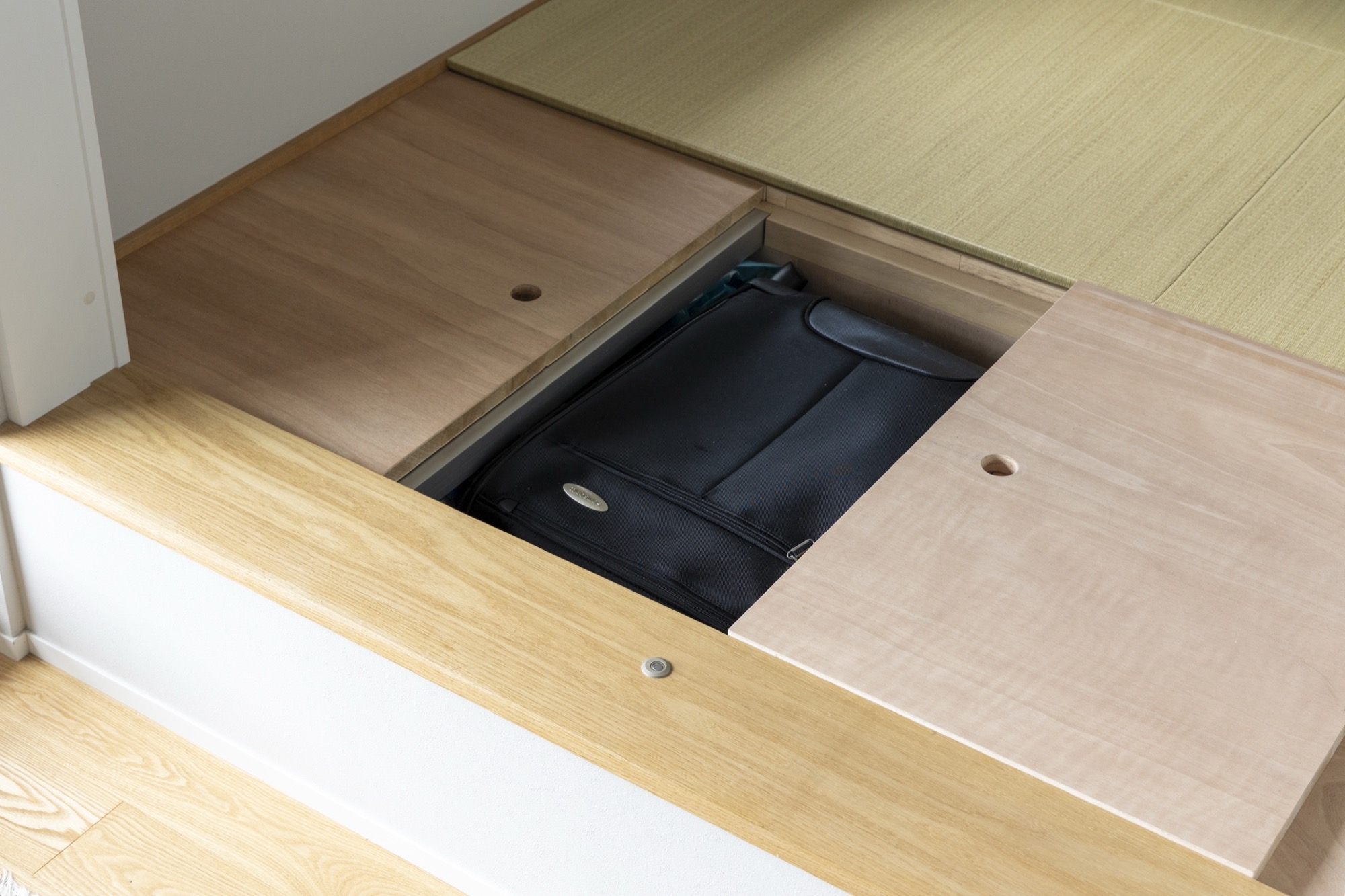 家族が集まる心地良い、大きなダイニングテーブルのある暮らし