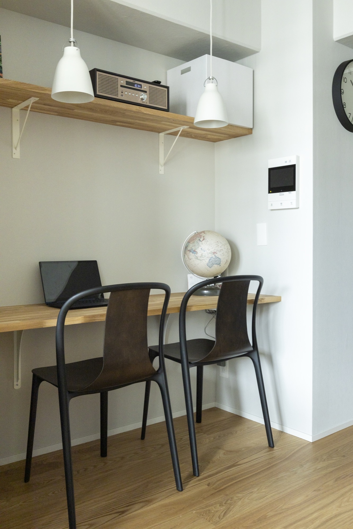 家族が集まる心地良い、大きなダイニングテーブルのある暮らし