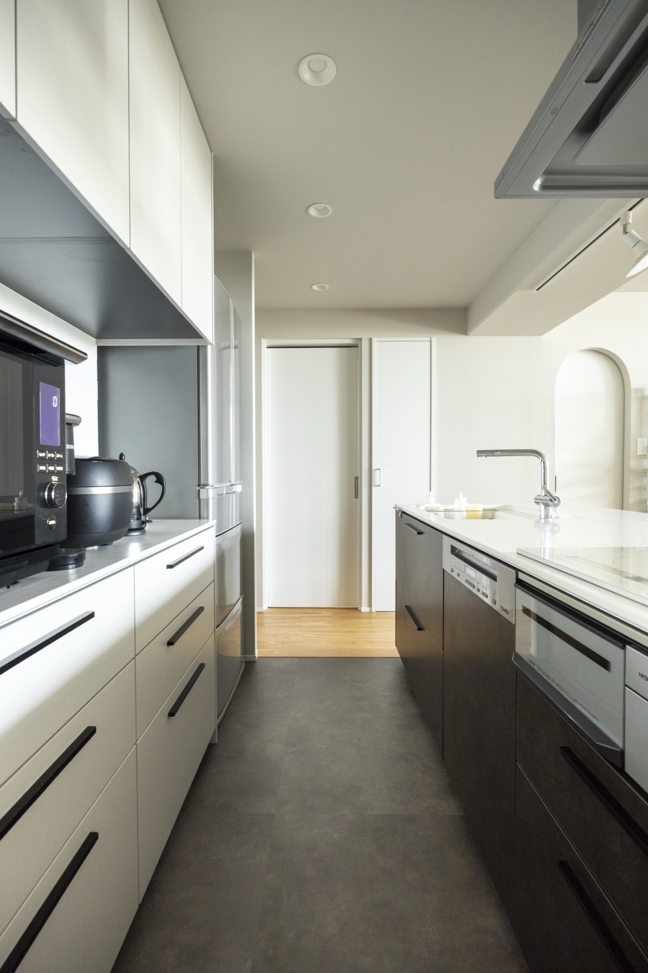 家族が集まる心地良い、大きなダイニングテーブルのある暮らし