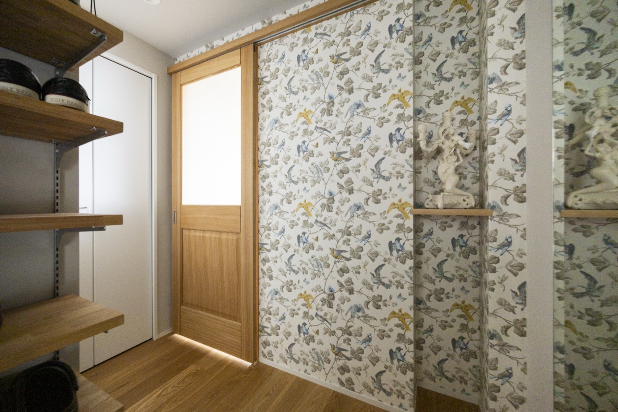 家族が集まる心地良い、大きなダイニングテーブルのある暮らし