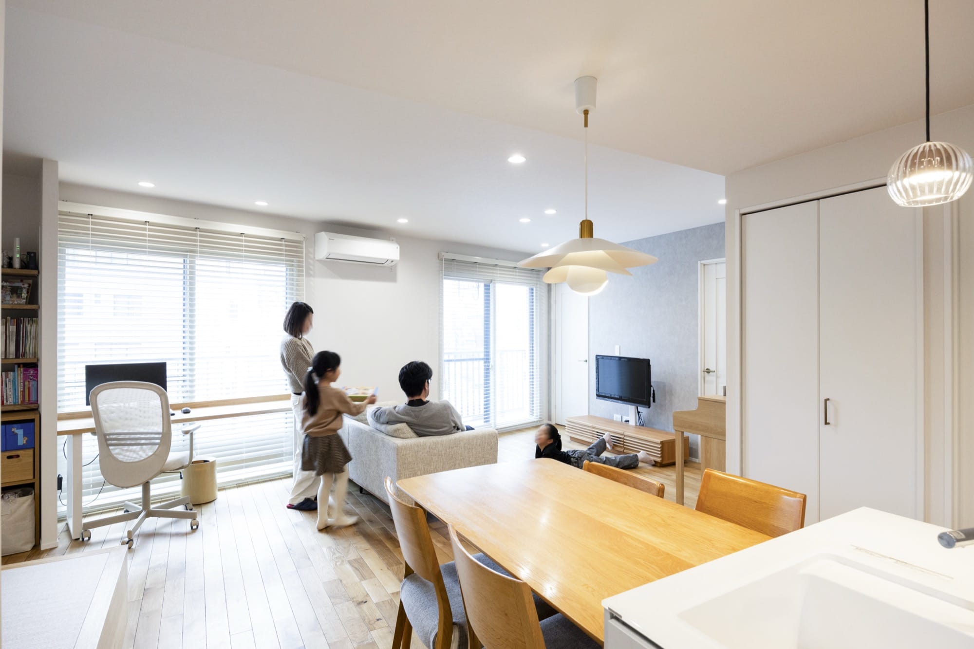 家族が集い、くつろぐリビング