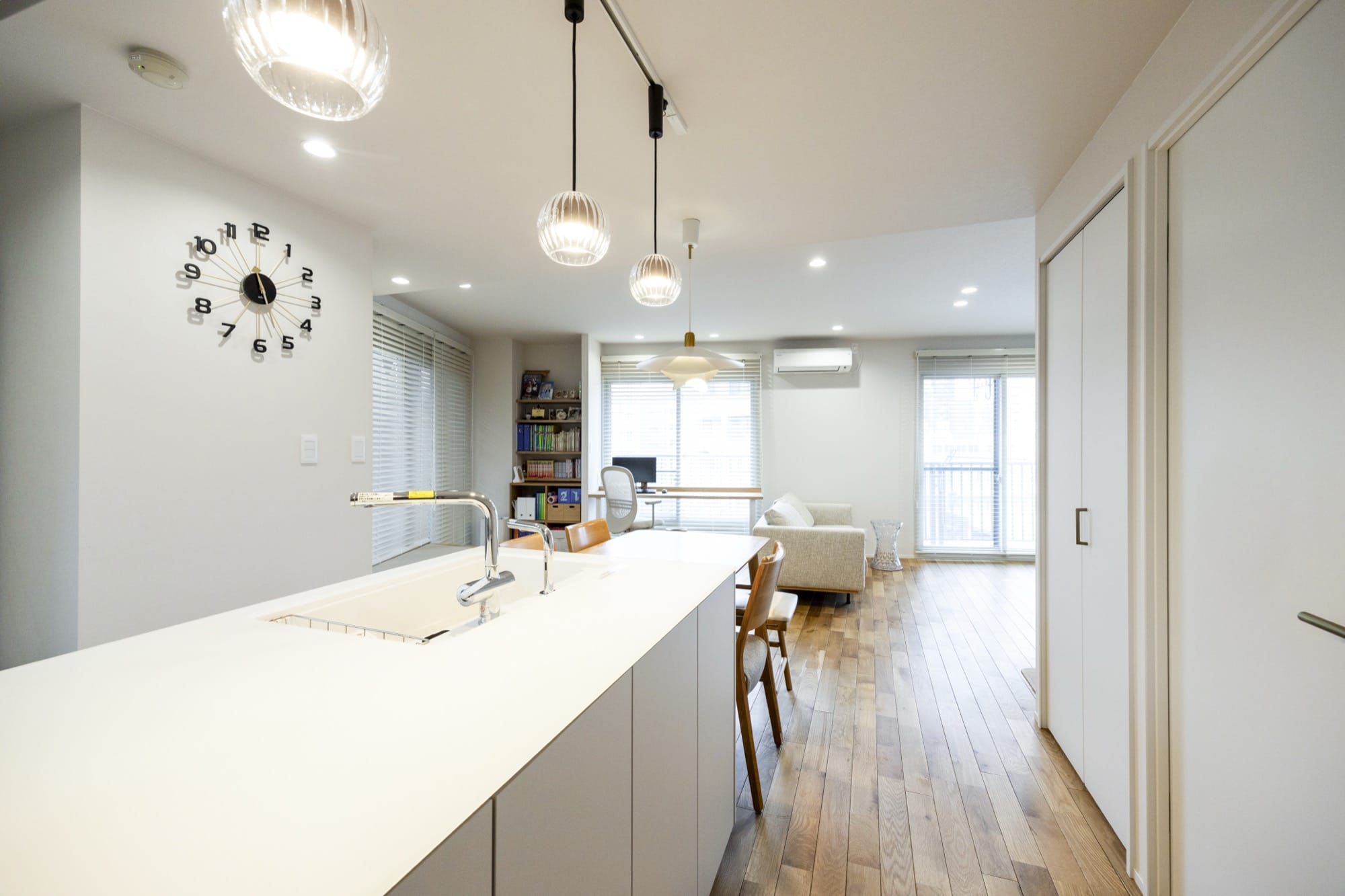 家族が集い、くつろぐリビング