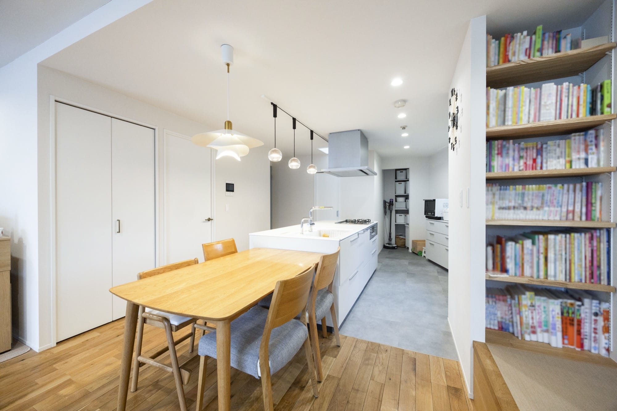 家族が集い、くつろぐリビング